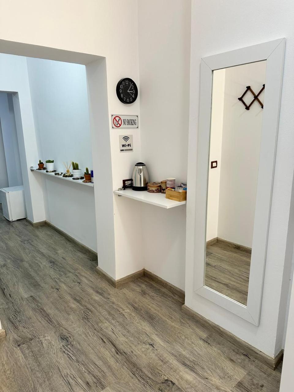 בראט Hostel Leon מראה חיצוני תמונה